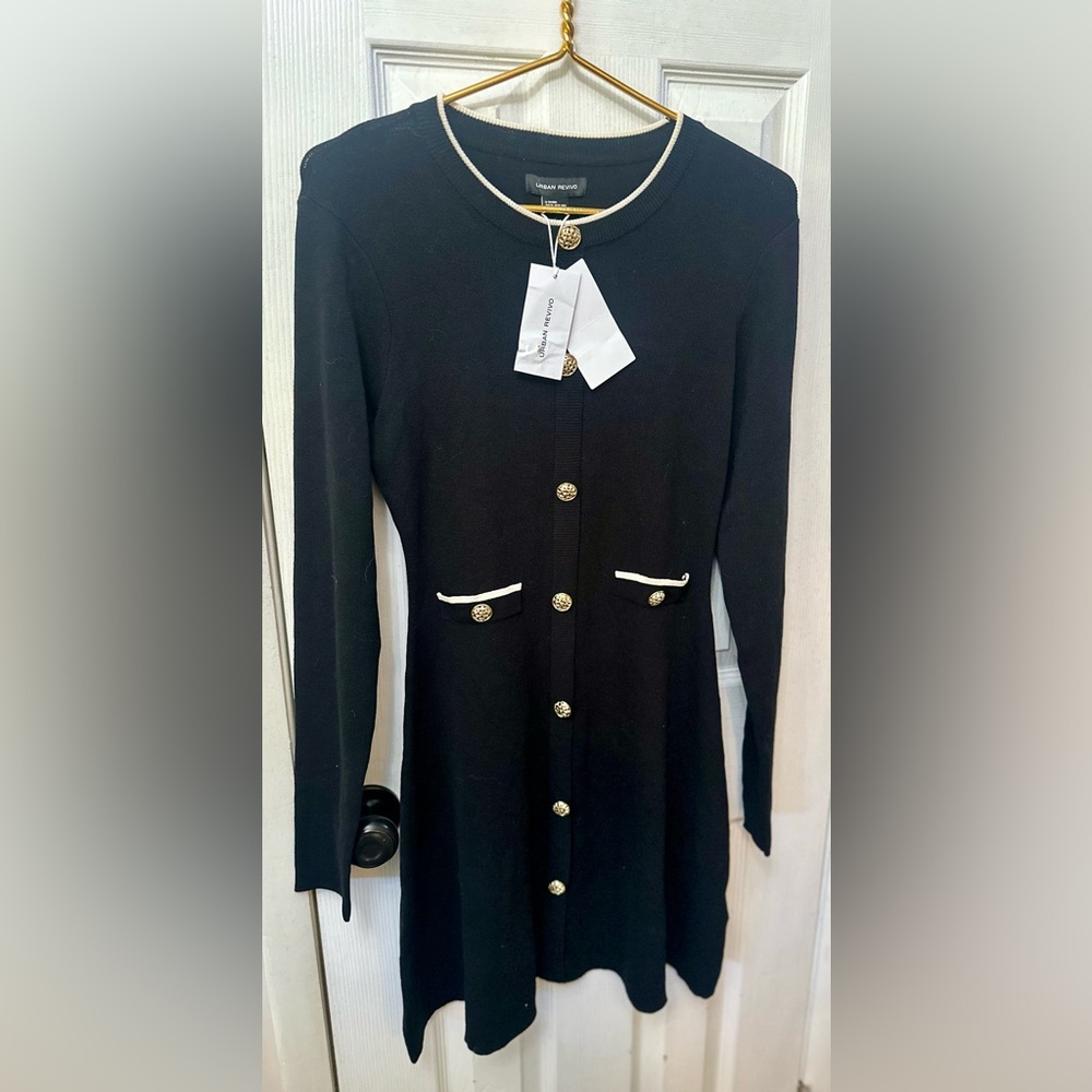 Elegant Black Long Sleeve Dress - Picture 2 of 4